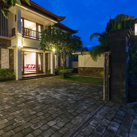 Villa Sabasanti Gianyar Keramas Exterior photo